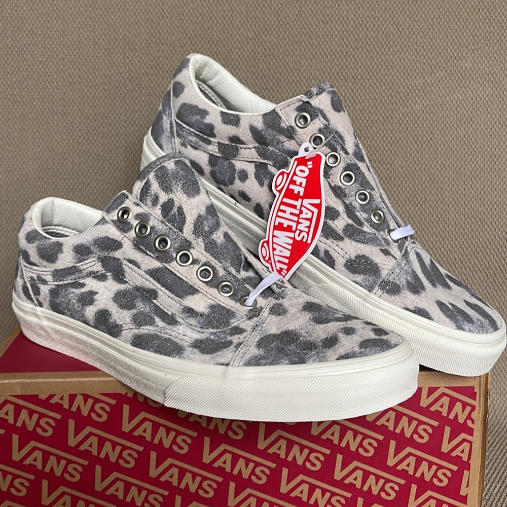 Vans Women's Gray and White Leopard Print Low Top Sneakers - Picture 5 of 16